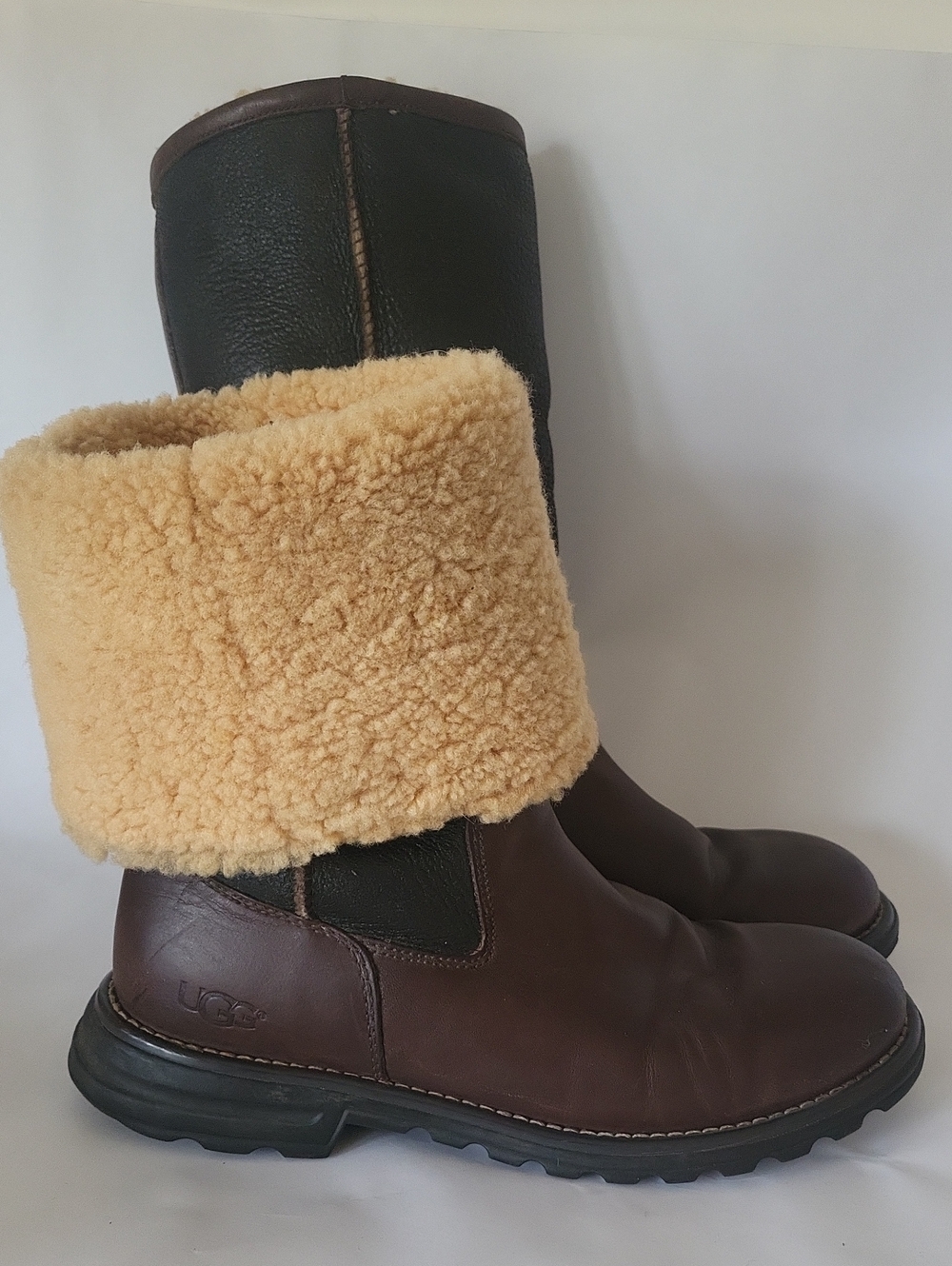 VINTAGE Y2K UGG Brooks Tall Leather Shearling Boots Size 9